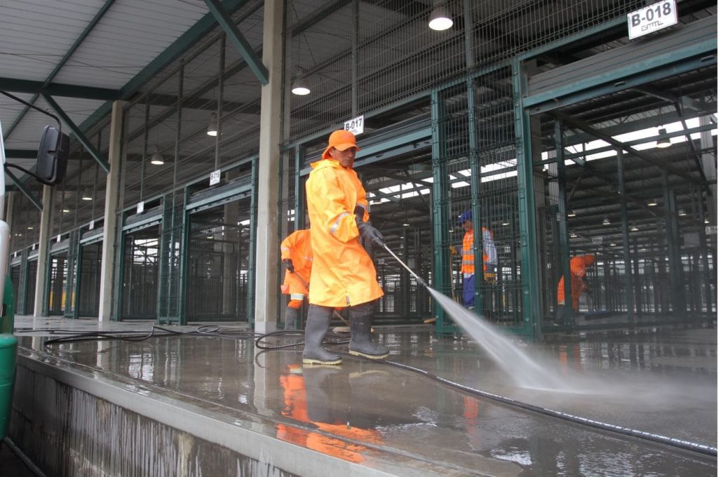 Loading / Unloading area cleaning using water jet machine